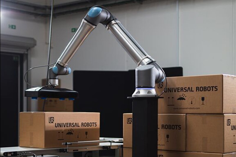 Universal Robot cobot palletiser