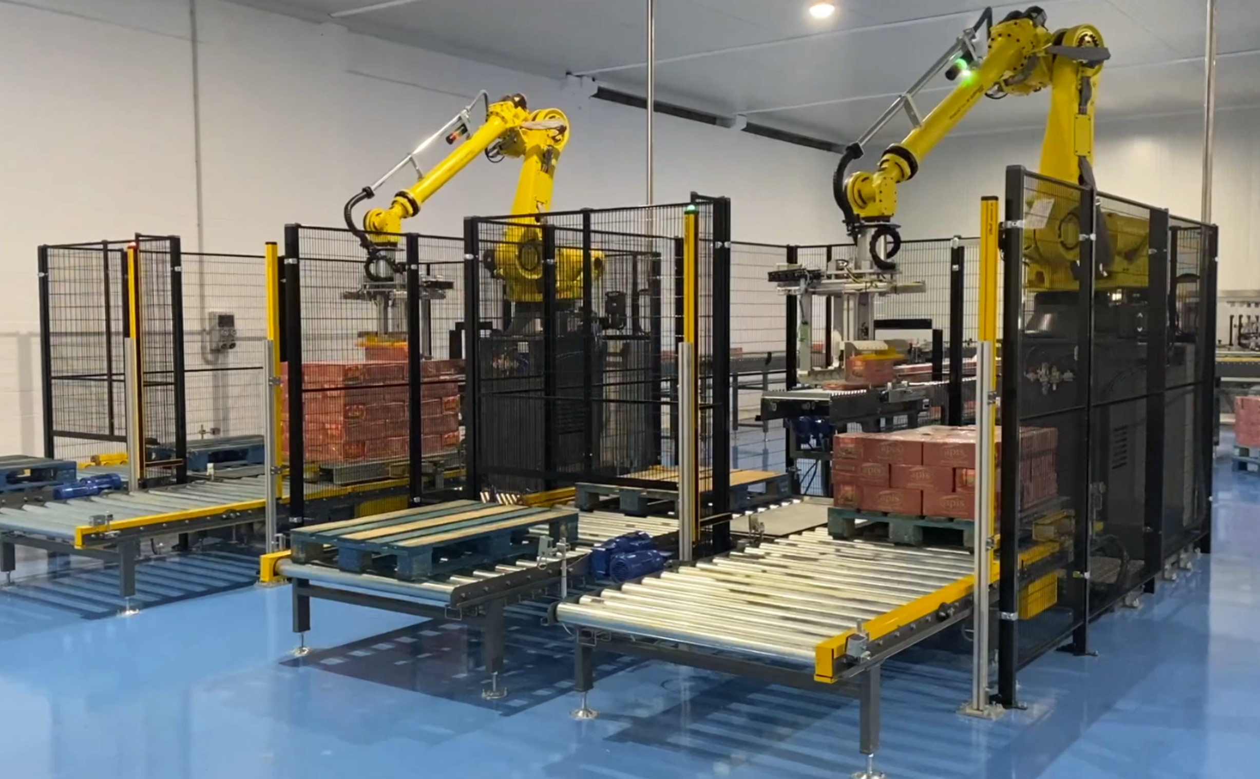 Twin robot palletising cell